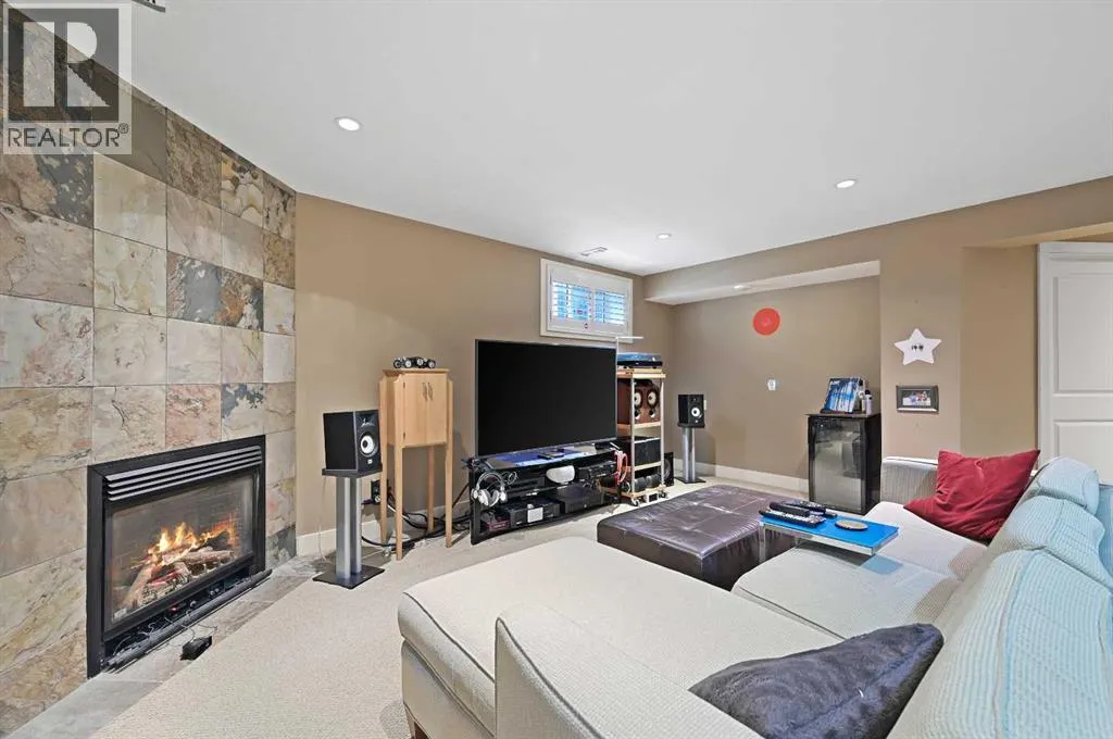 41 Strathridge Crescent SW