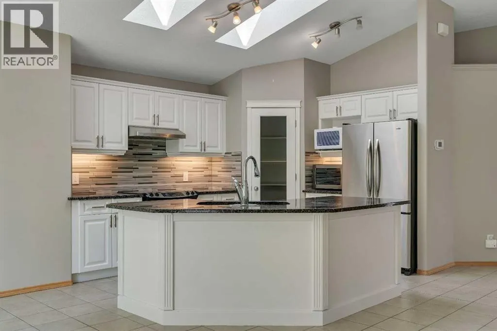 106 Thornbird Way SE