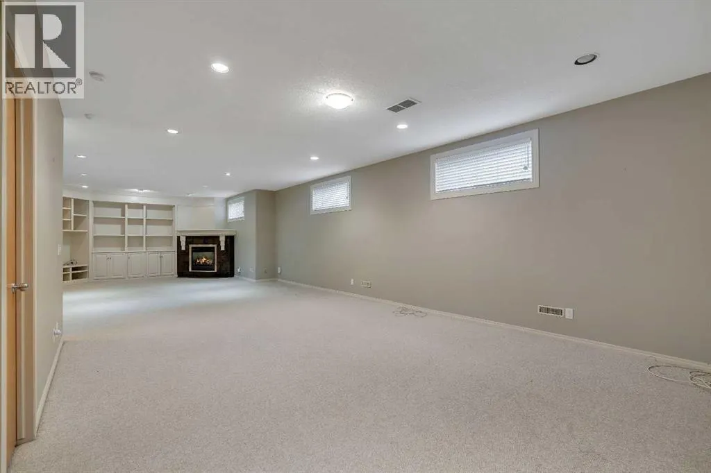 106 Thornbird Way SE