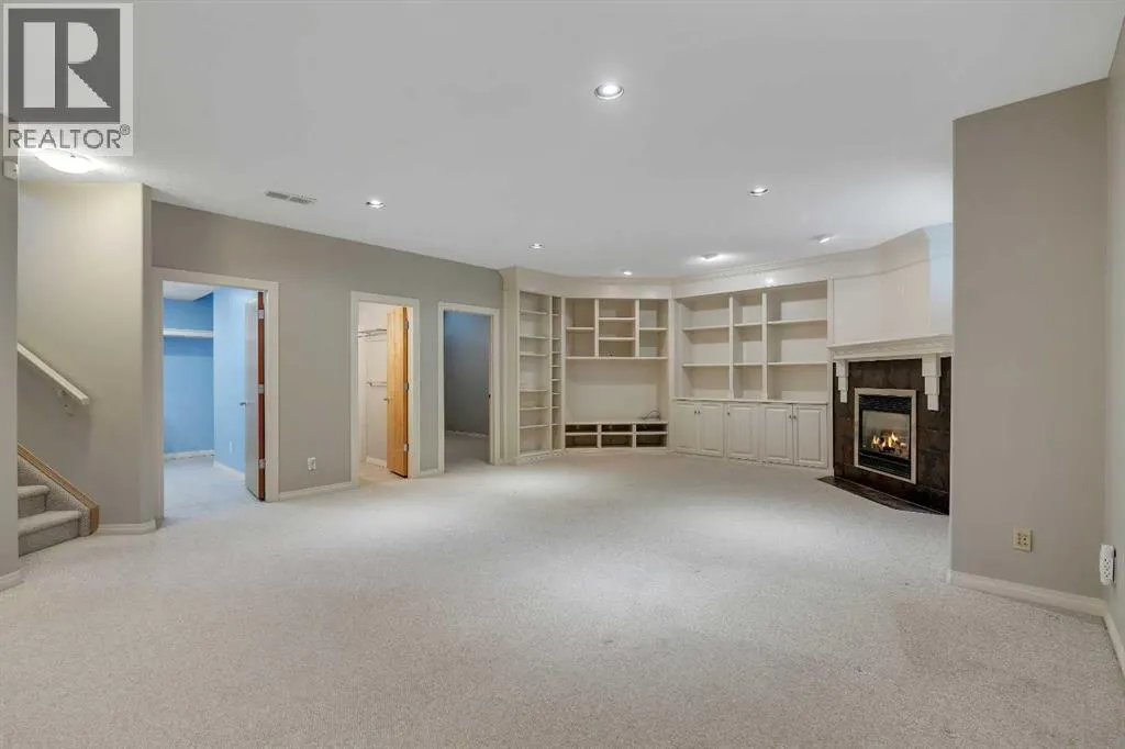 106 Thornbird Way SE