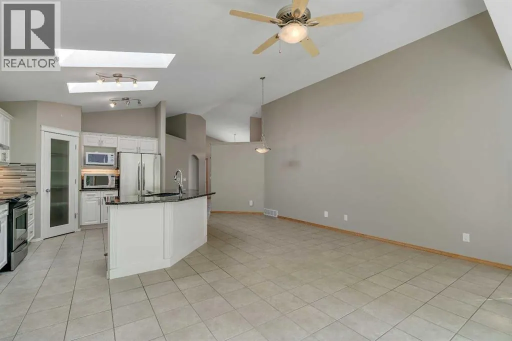 106 Thornbird Way SE