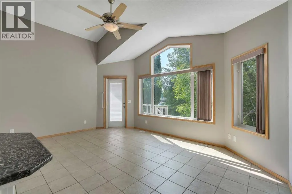 106 Thornbird Way SE