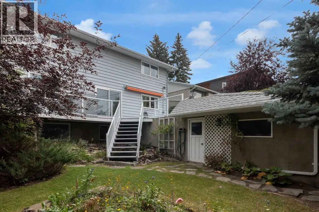 2711 Crawford Road NW