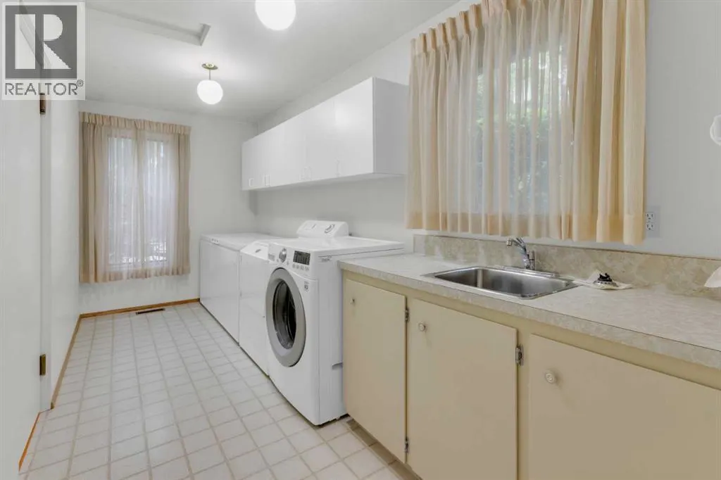 2711 Crawford Road NW