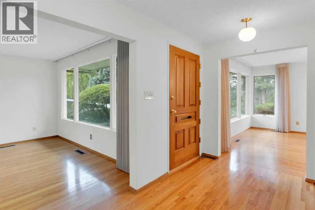 2711 Crawford Road NW