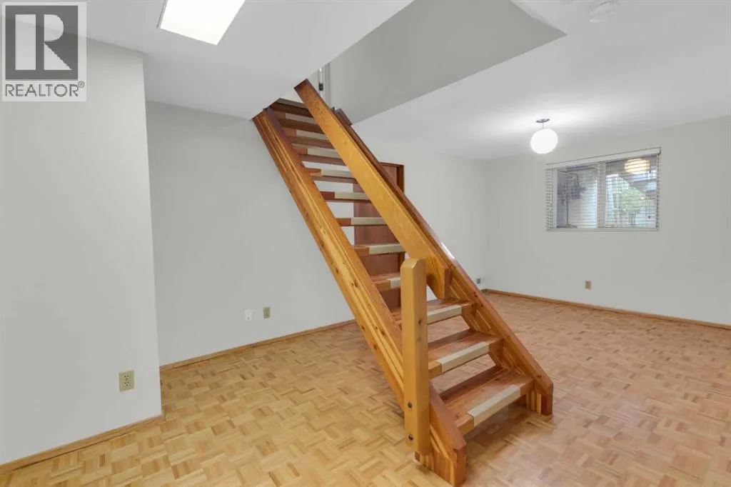 2711 Crawford Road NW