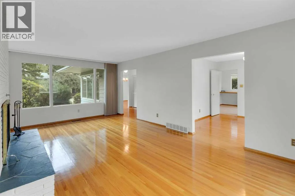 2711 Crawford Road NW