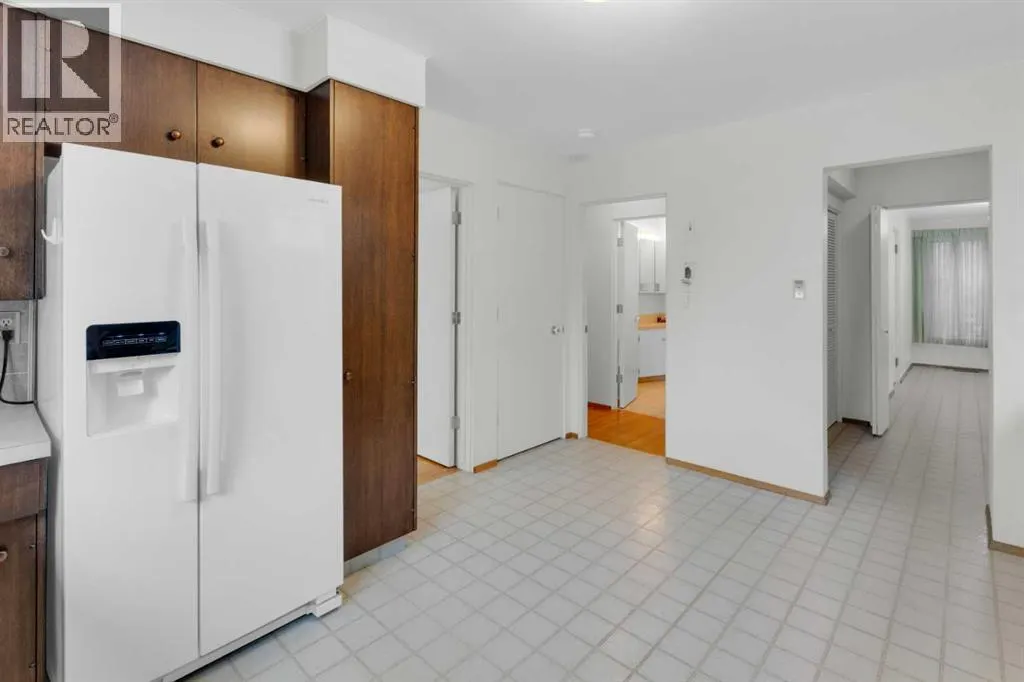 2711 Crawford Road NW