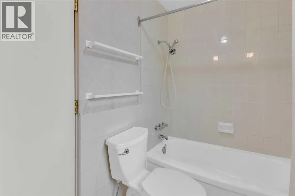 2711 Crawford Road NW