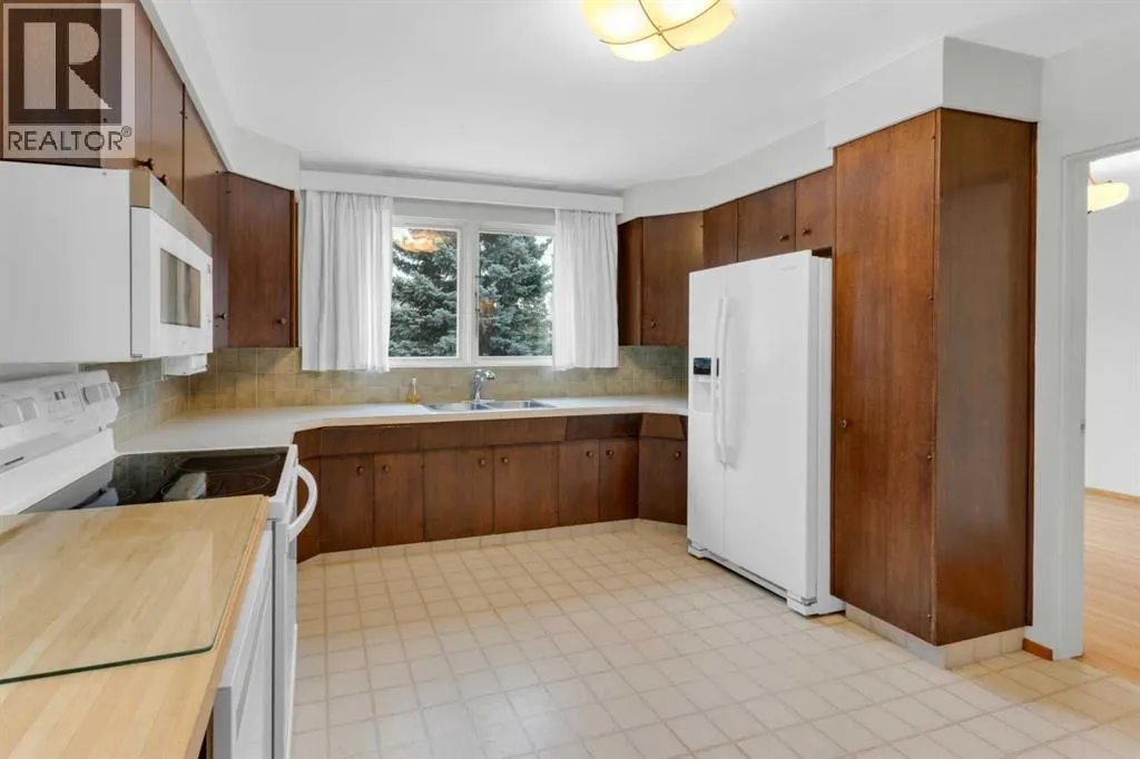 2711 Crawford Road NW