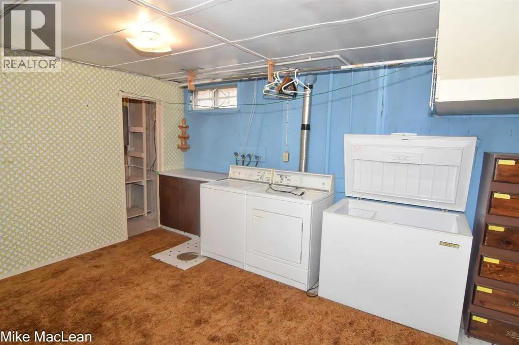 723 Whitehill Way NE