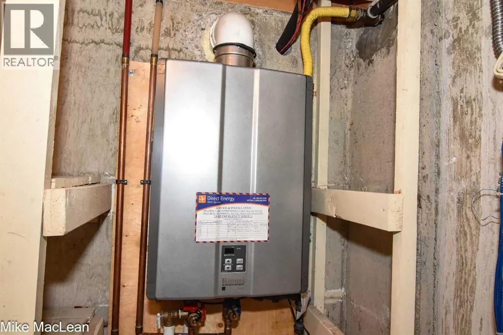 723 Whitehill Way NE