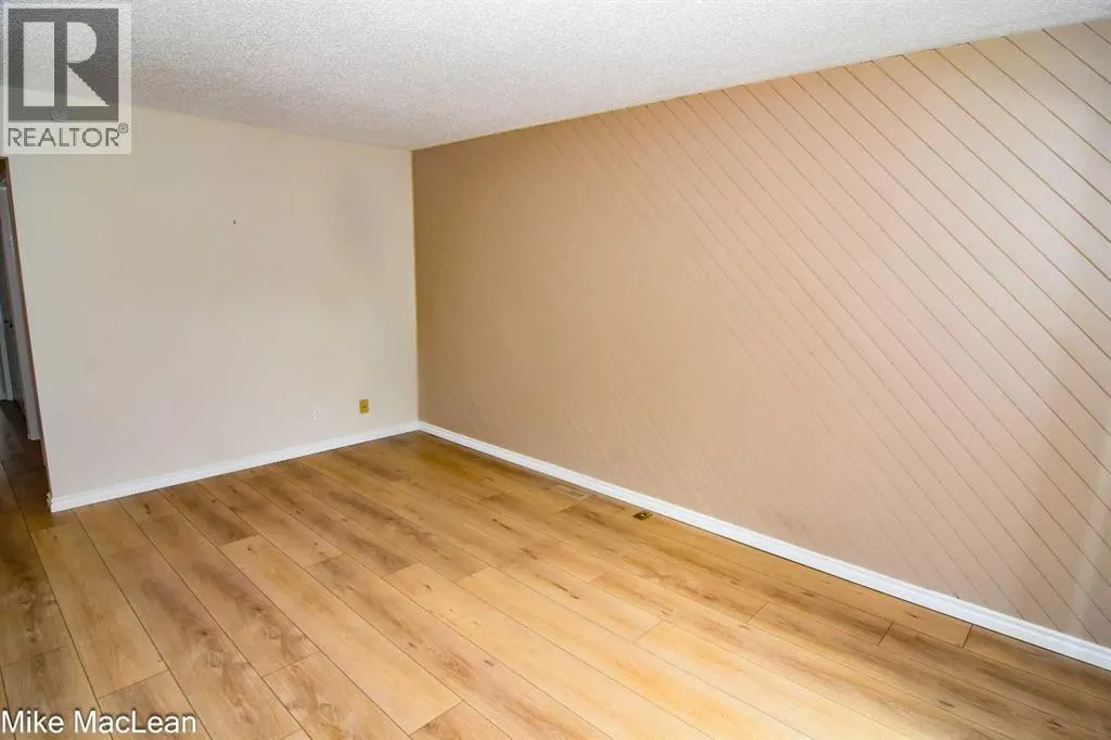 723 Whitehill Way NE