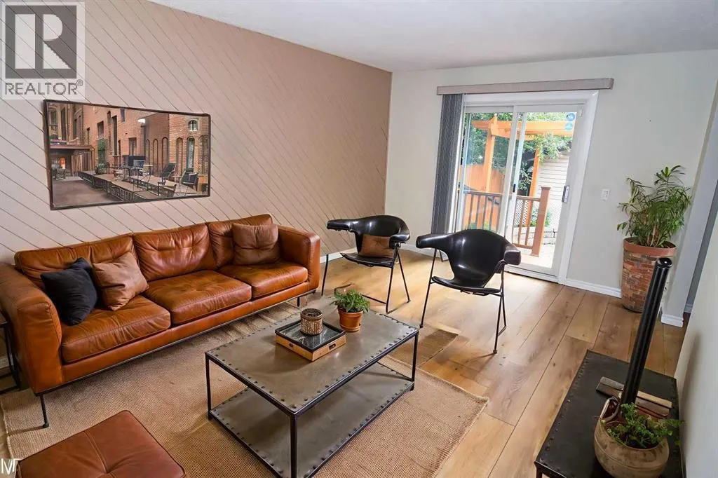 723 Whitehill Way NE