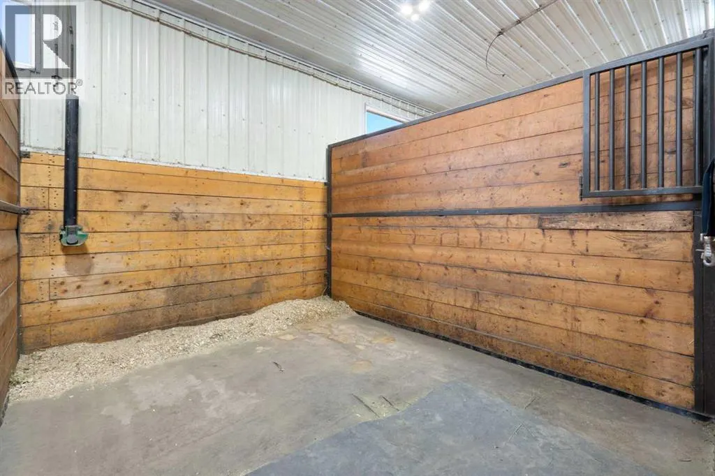 33038 Township Road 272