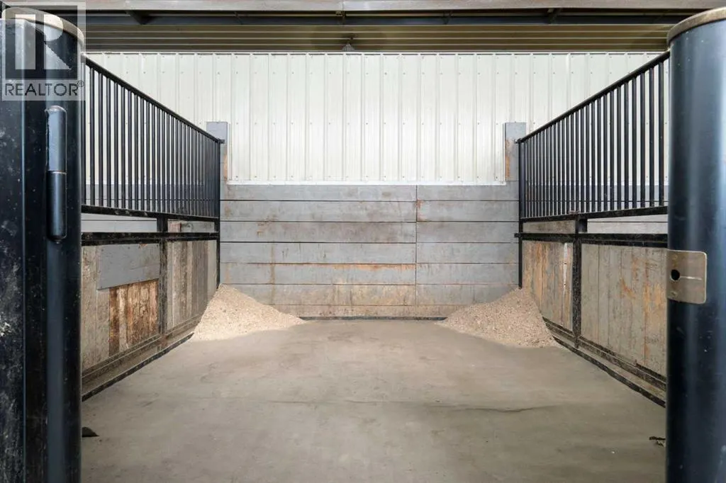 33038 Township Road 272