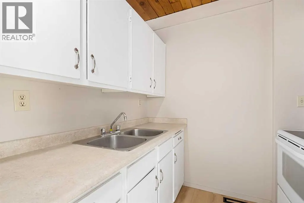 201, 11010 Bonaventure Drive SE