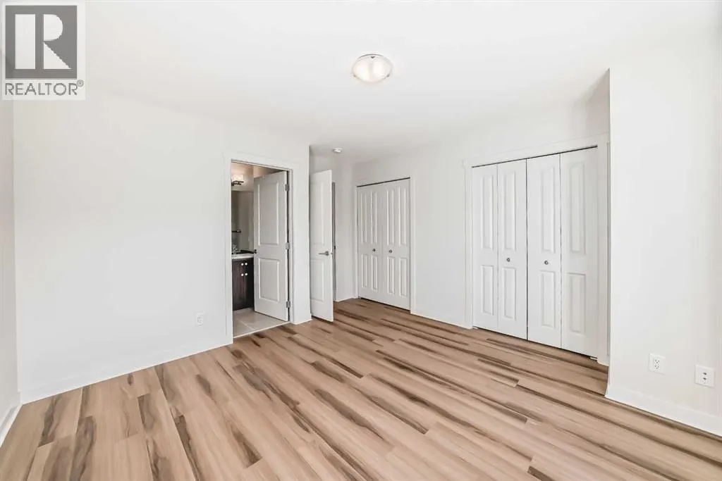 986 Sherwood Boulevard NW