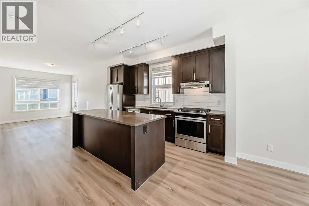 986 Sherwood Boulevard NW