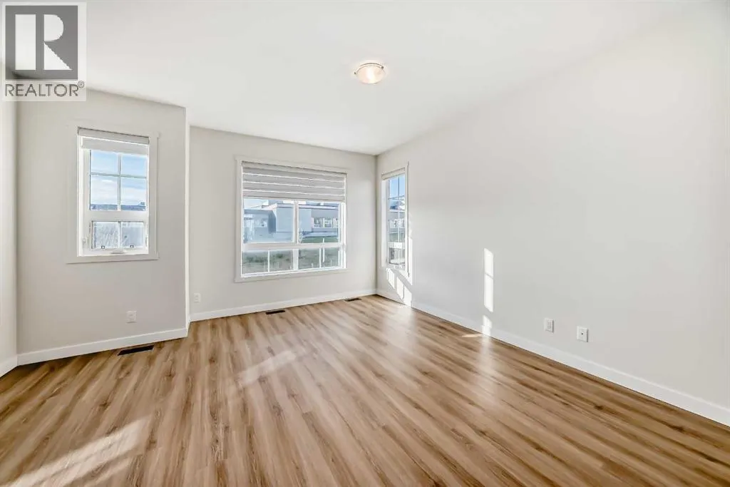 986 Sherwood Boulevard NW