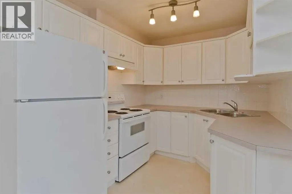 17, 170 N Railway Street