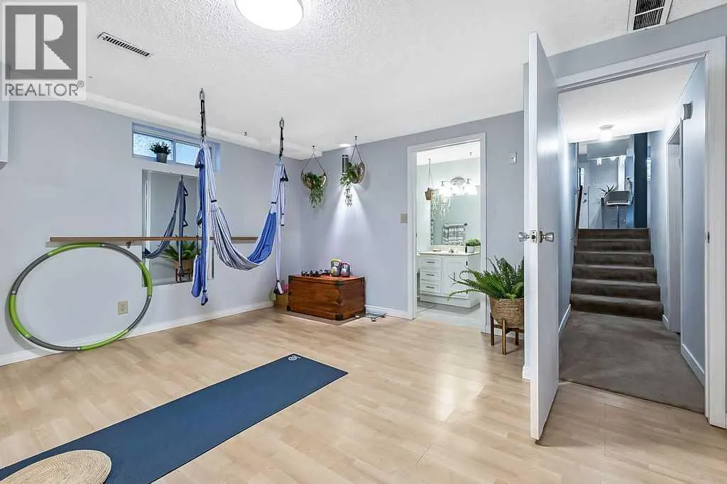 5279 Dalcroft Crescent NW