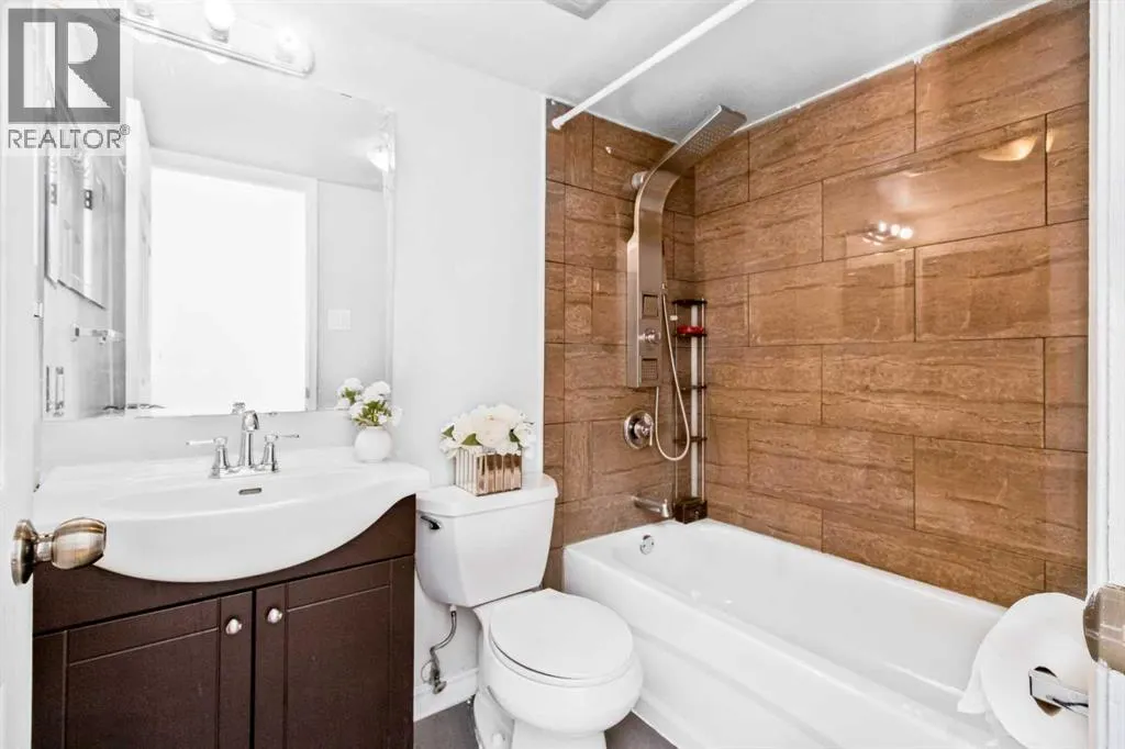 8, 3726 Centre Street NE