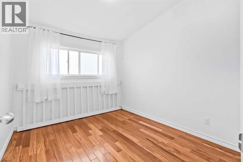 8, 3726 Centre Street NE