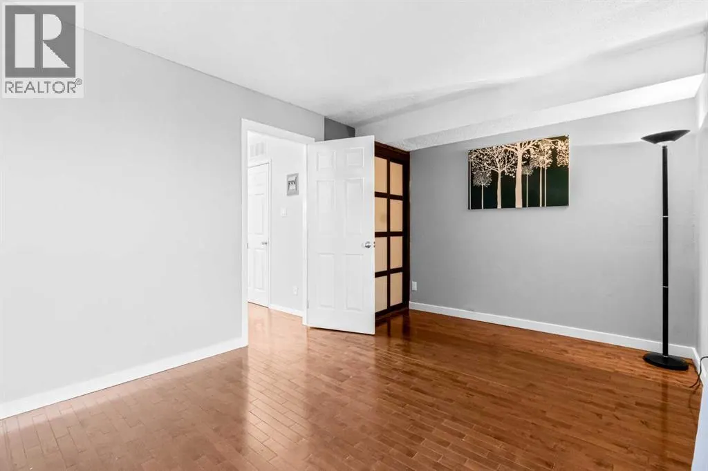 8, 3726 Centre Street NE