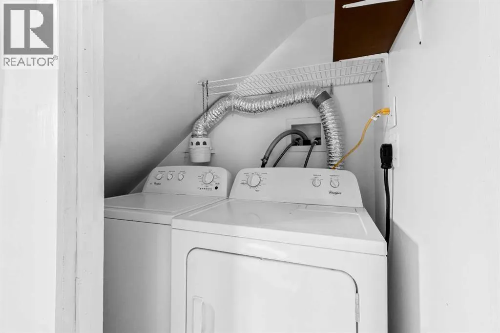 8, 3726 Centre Street NE