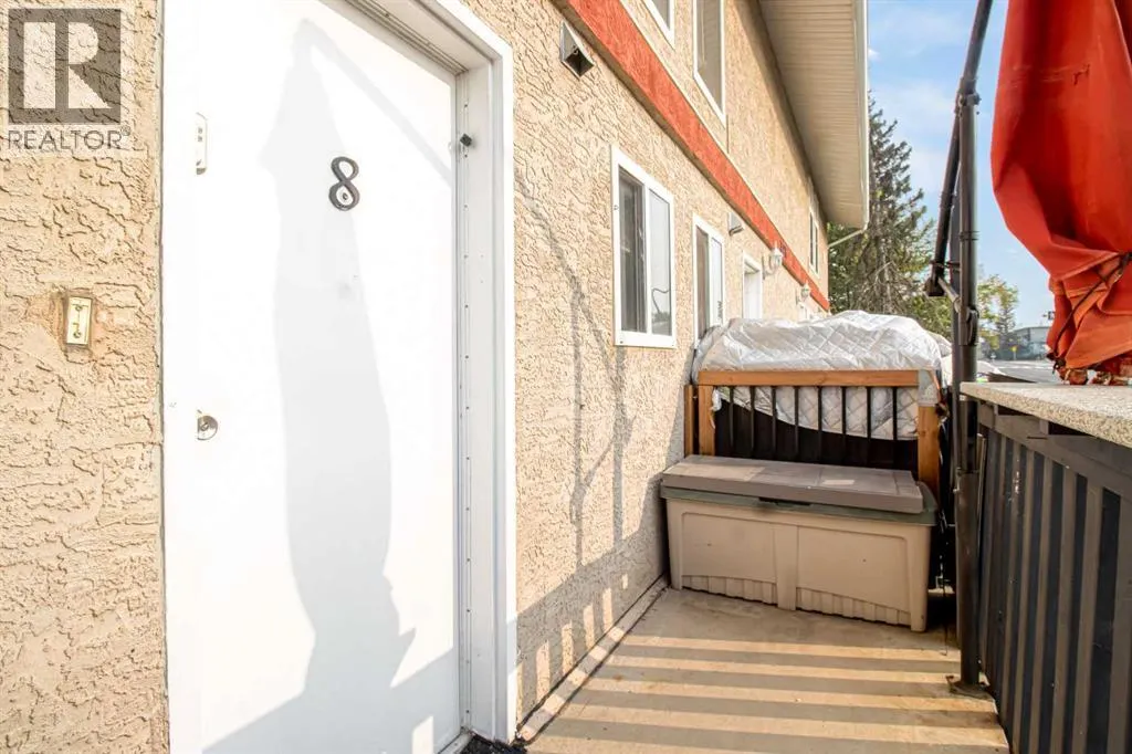 8, 3726 Centre Street NE