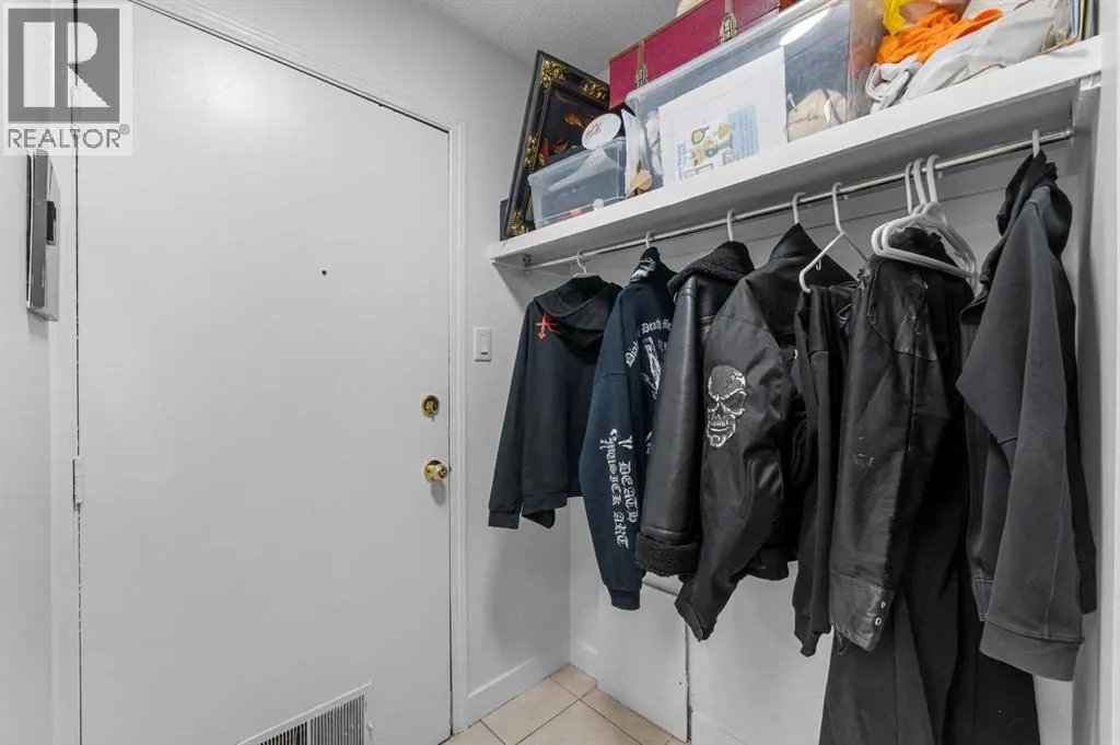 205, 4328 4 Street NW