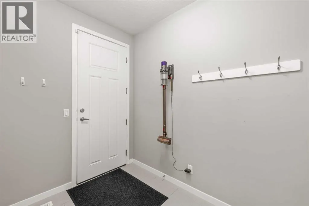 240 Cranbrook Circle SE