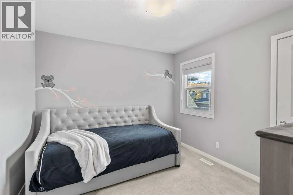 240 Cranbrook Circle SE