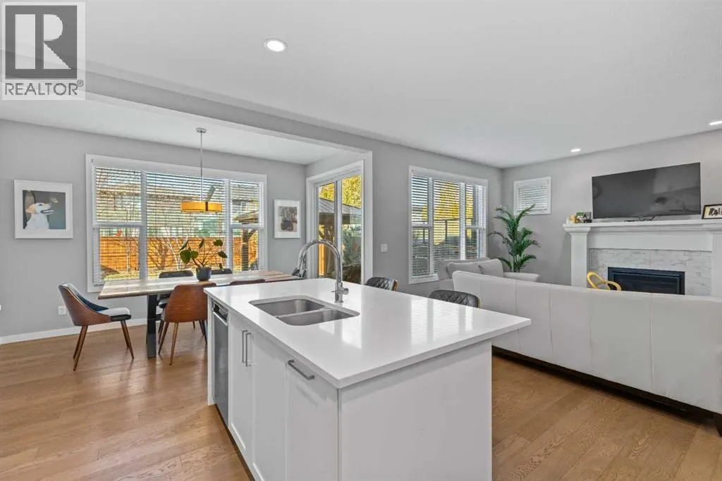 240 Cranbrook Circle SE