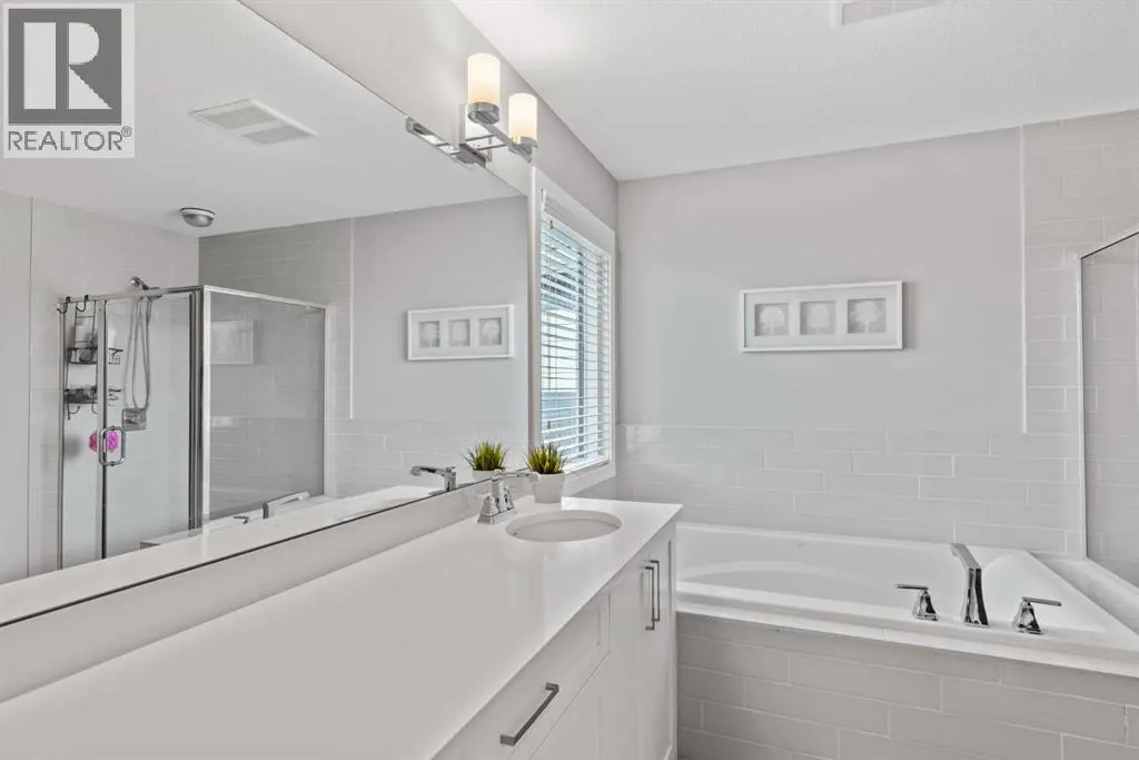 240 Cranbrook Circle SE