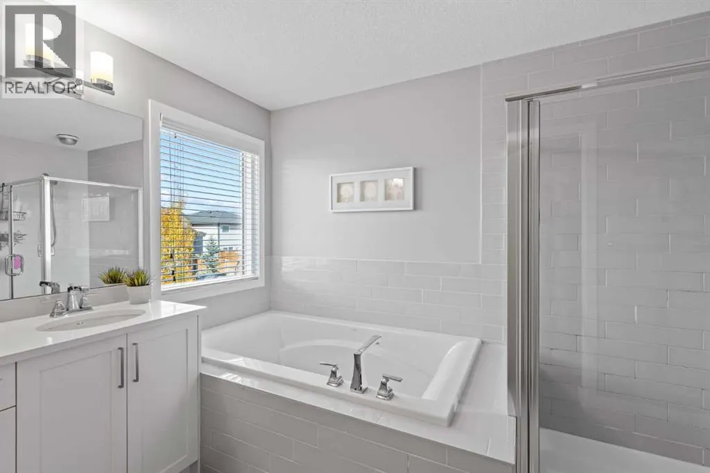 240 Cranbrook Circle SE