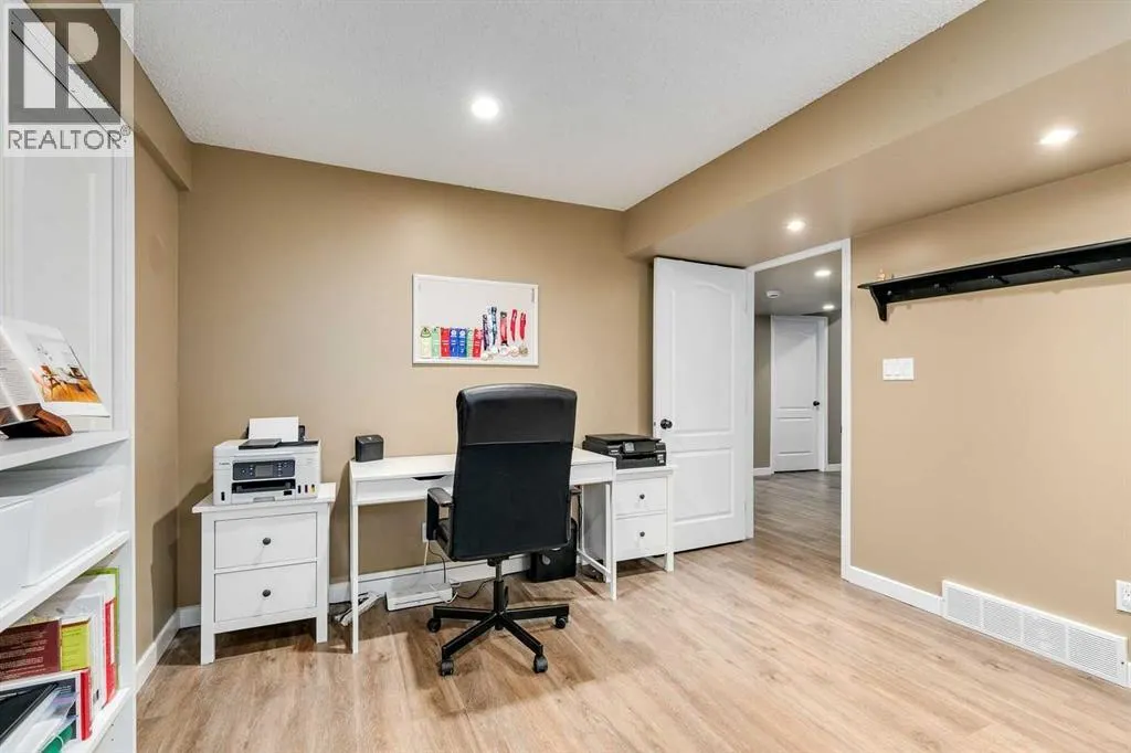 29 Douglas Woods Gardens SE