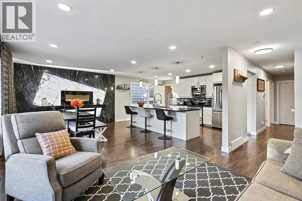 875 Midridge Drive SE