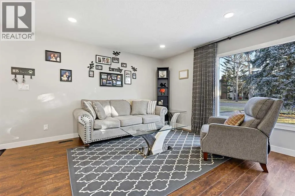 875 Midridge Drive SE