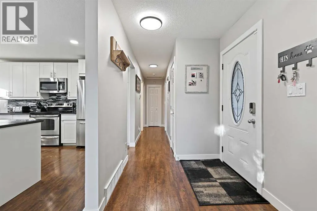 875 Midridge Drive SE