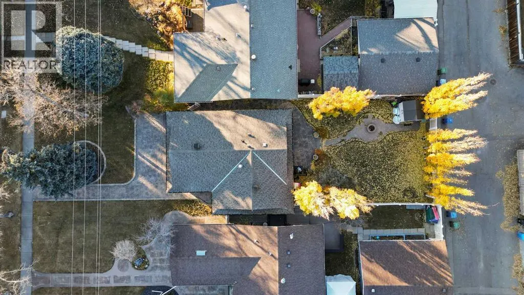 875 Midridge Drive SE