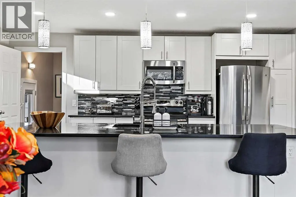 875 Midridge Drive SE