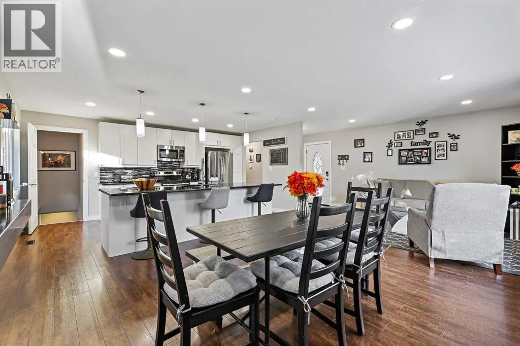 875 Midridge Drive SE