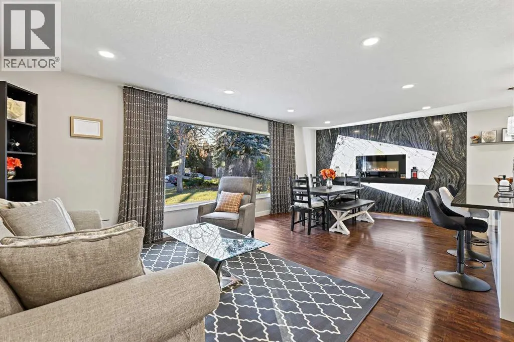 875 Midridge Drive SE