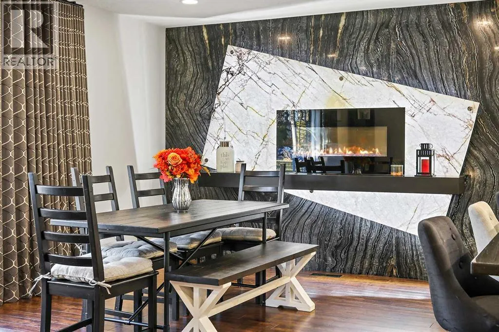 875 Midridge Drive SE