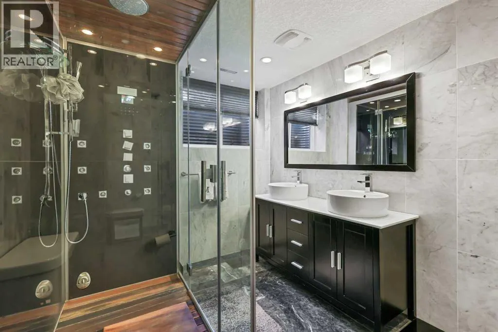 875 Midridge Drive SE