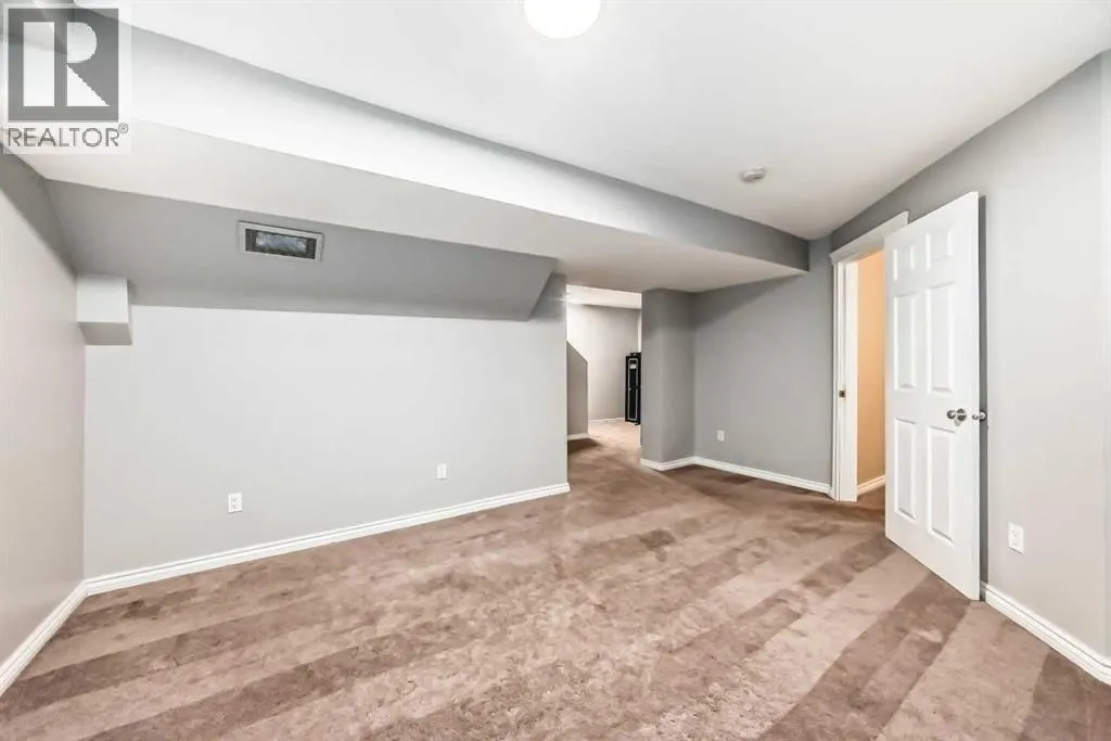 344 Copperfield Boulevard SE