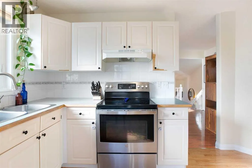 214 Canals Boulevard SW