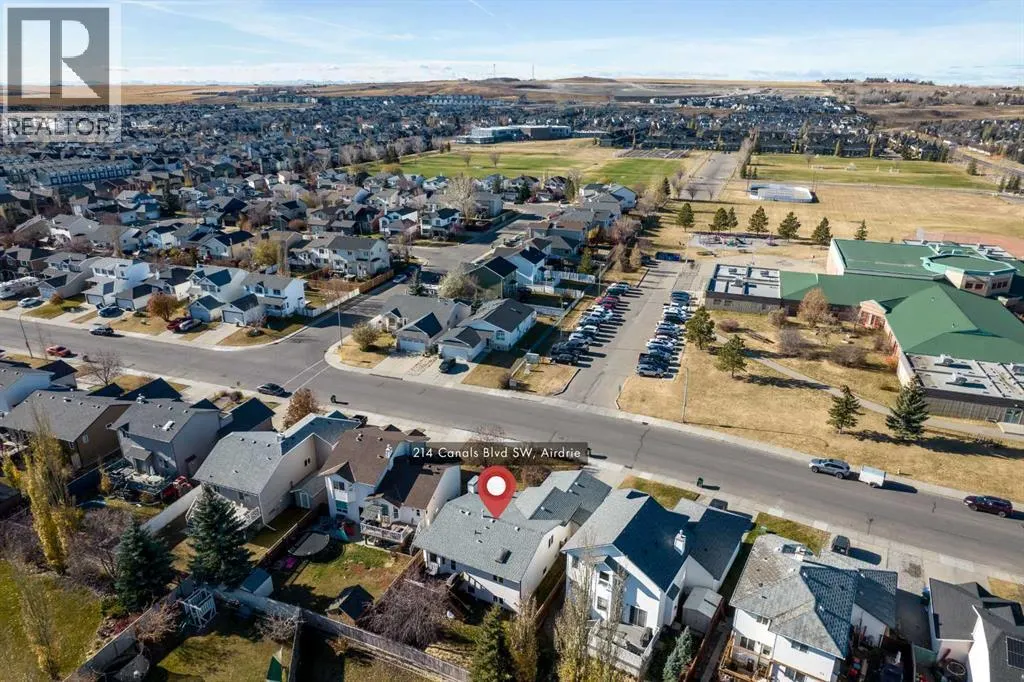 214 Canals Boulevard SW